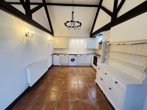 Kitchen Diner- click for photo gallery